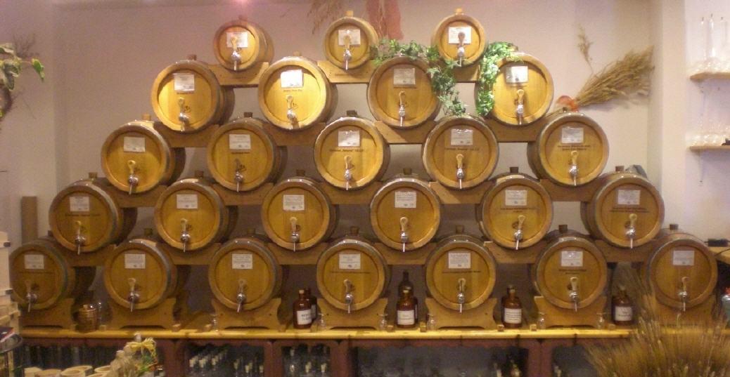 Whisky-Piramide aus F&auml;ssern